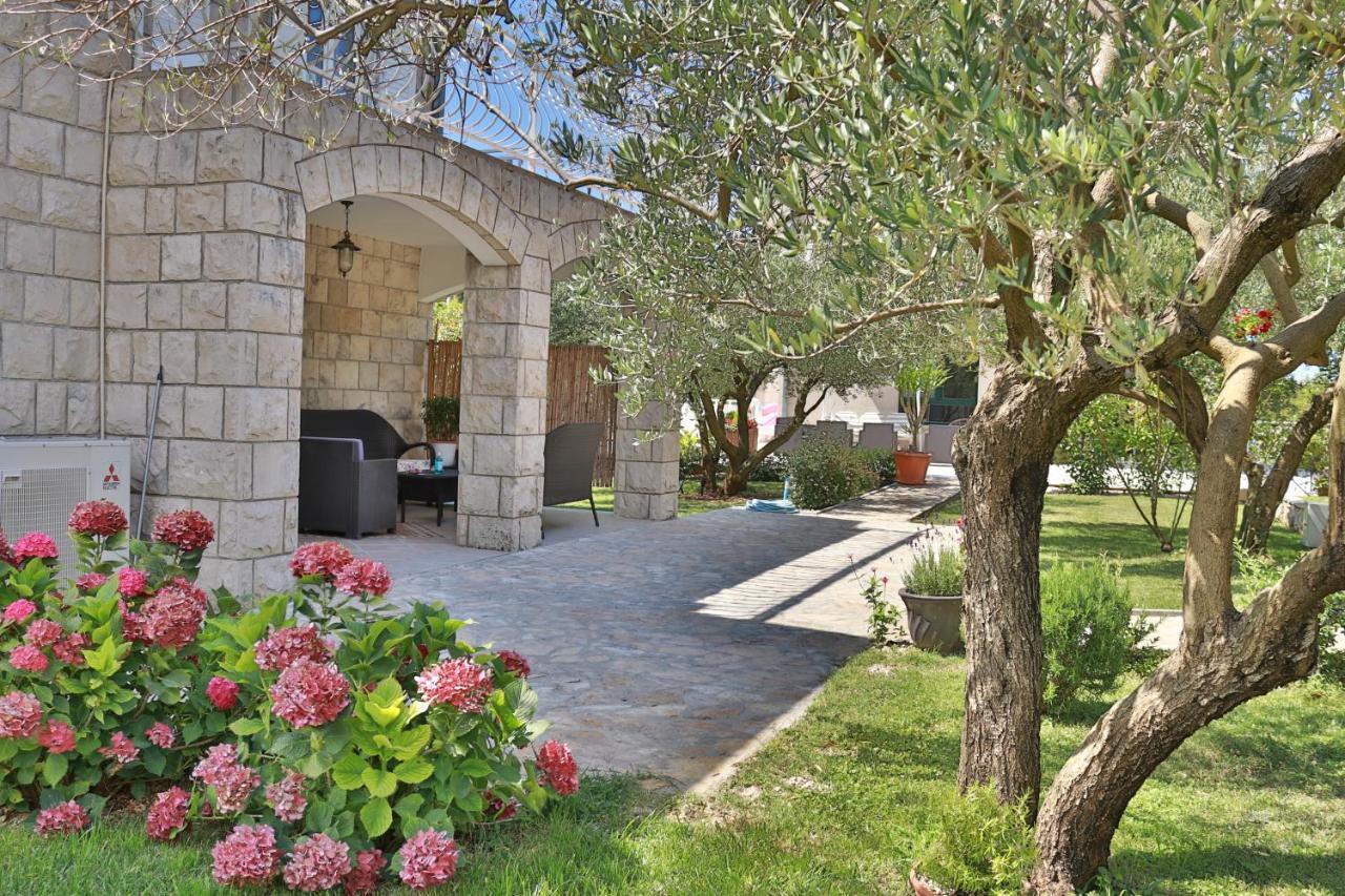 Villa Grand Pinea Čilipi Exterior foto